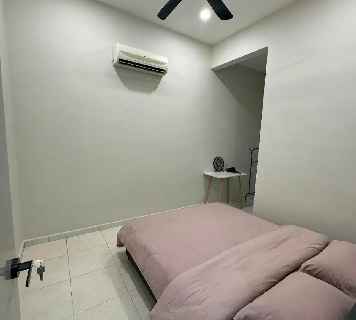16 Pax Hb Homestay Raja Uda Ong Yi How Butterworth - Budget Homestay - Ktv Netflix Mahjong 0*,  Maleisië